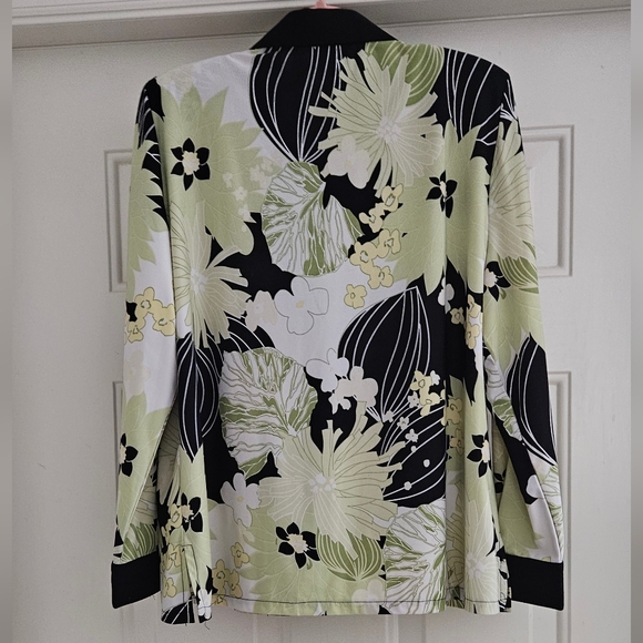 2 pc Floral Blouse & Shell - Picture 6 of 7